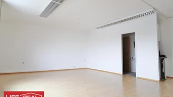 Expose Helles, geräumiges Büro in Traun