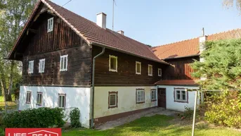 Expose Charmantes, ehemaliges Bauernsacherl mit Nebengebäuden - Dorfgebietwidmung, großzügigem Baugrundstück und Grünland