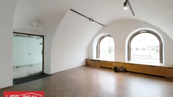 Expose Exklusives Geschäftslokal in bester Lage: Historisches Ambiente im Herzen von Ried