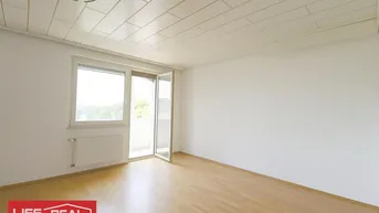 Expose Großzügige 4-Zimmer-Wohnung mit Loggia und Stellplatz – Potenzial zur Sanierung vorhanden