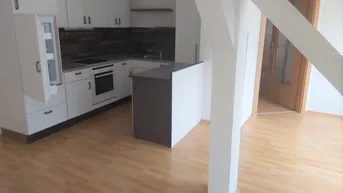 Expose Günstige 2-Zimmer-Dachgeschosswohnung mit Küchenblock in Krieglach im Mürztal zu mieten !