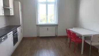 Expose Geräumige 2-Zimmer-Altbauwohnung mit Küchenblock in einer Villa in Bruck/Mur zu mieten !