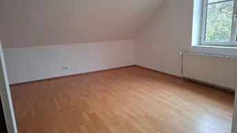 Expose Geräumige 4-Zimmer-Dachgeschoßwohnung in Mürzzuschlag zu mieten !