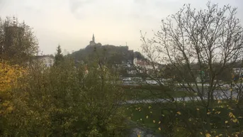 Expose Schöne, große Wohnung mit Balkonblick zur Burg