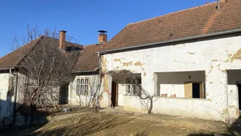 Expose Bauernhof mit Arkaden und Stadel zum Renovieren !