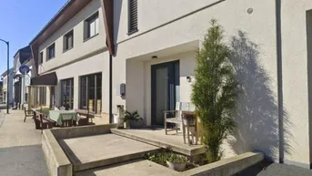 Expose Modernes Wohnhaus mit angrenzender Café-Bar und 2200m2 Grundstück