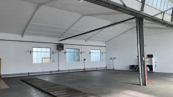 Expose Helle Lagerhalle , 256 m2 und angrenzendes Büro mit 58 m2