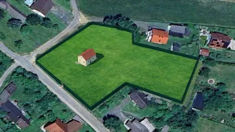 Expose Einfamilienhaus mit 5600 m2 Grundstück ( Bauland und lw. Fläche )