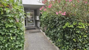 Expose Ruhige, helle Wohnung mit Grünblick &amp; großer separater Küche, Gartennutzung, Garage