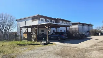 Expose Modernes Reihenhaus in Stadtrandlage mit Garten und Carport
