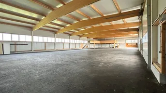 Expose Moderne Lagerhalle mit großer Freifläche