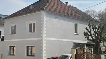 Expose Zweifamilienhaus in Stephanshart mit vielseitigen Nutzungsmöglichkeiten