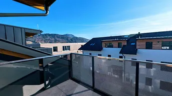Expose Dachgeschoß-Traum - Charmamte 2 Zimmer-Erstbezugs-Wohnung mit Balkon im Ortzentrum von Hallwang!