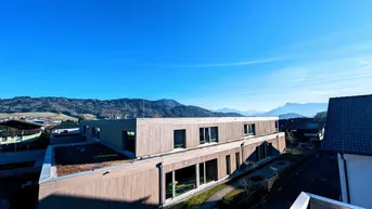 Expose Ortszentrum Hallwang: Großzügige 4 Zimmer-Dachgeschoss-Erstbezugs-Wohnung mit großem Balkon!
