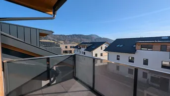 Expose Bezugsfertig - exklusive 2 Zimmer Erstbezugs-Dachgeschoss-Wohnung mit Balkon in Panoramalage im Ortszentrum Hallwang!