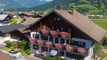 Expose Gelegenheit! Bauernhaus in idyllischer Lage in Bruck an der Großglocknerstraße