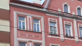 Expose Anlegerwohnung in stilvollem Altbau mit rund 3,50% Rendite