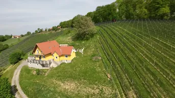 Expose Einfamilienhaus mit Einliegerwohnung in Aussichtslage nähe der Südsteirischen Weinstraße