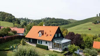 Expose Einfamilienhaus mit Wintergarten, Sauna, Weinkeller &amp; Weitblick in Ratsch an der Weinstraße