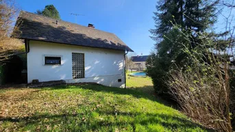 Expose Einfamilienhaus auf ca. 2.200m² Baugrund, Sackgassenende, Waldrand, Ruhelage.