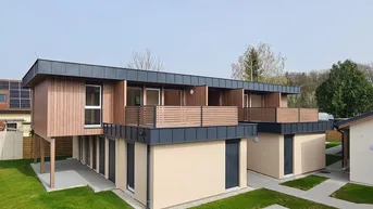 Expose Neu errichtete Wohnanlage - 9 Wohnungen – 7 Gärten - 2 Dachterrassen – 1 Pool - Carportanlage.