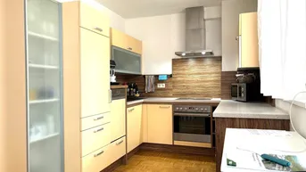 Expose Sehr gepflegte, möblierte 75m² Eigentumswohnung im Erdgeschoss mit Loggia, Garten und Carport in Zentrums-Nähe
