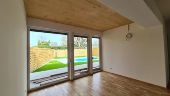 Expose Erstbezug, schlüsselfertige Neubauwohnung mit Eigengarten und Pool Top 5
