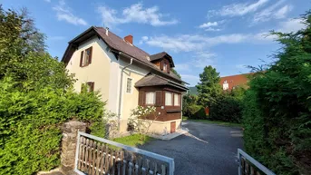 Expose Gemütliches Haus auf ca. 2180m² ebenen Baugrund in begehrter und ruhiger Wohngegend
