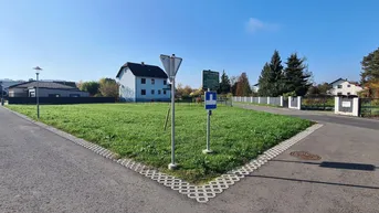 Expose Sonniges Baugrundstück - OHNE BAUZWANG - im Grenzkataster mit rechtskräftigem Bebauungsplan in ruhiger Siedlungslage
