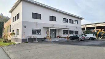Expose Sofort beziehbare Büro- Praxis oder Geschäftsflächen im 1.OG in guter Lage !