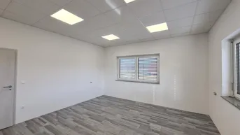 Expose Sofort beziehbare Büro- Praxis oder Geschäftsflächen im 1.OG in guter Lage !