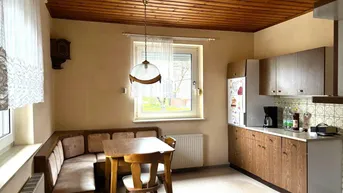 Expose Möbliertes 120m² Familienhaus mit Balkon und Garage in Ortslage