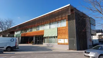 Expose Moderne, helle und barrierefreie Praxis/Bürofläche in Eggersdorf