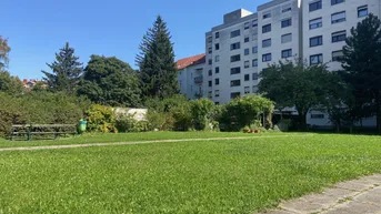 Expose Zentral gelegene, helle, teilmöblierte Eigentumswohnung im Hochparterre mit Grünblick