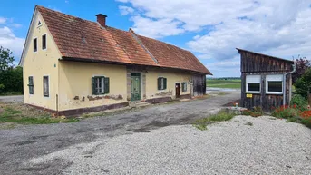 Expose Altes Bauernhaus mit weiterem Bürocontainer im Bauland samt angrenzender Freilandfläche in guter Lage!