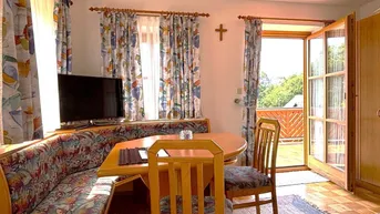 Expose Umgebautes Kellerstöckl mit 3 Wohneinheiten, Terrasse, Balkon, Keller und Weingarten in Aussichtslage