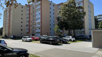 Expose Lichtdurchflutete Wohnung über den Dächern von Graz mit Balkon, Parkplatz und Lift