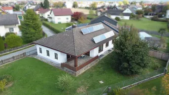 Expose Sonniger Bungalow in Wildon – gemütliche Doppelhaushälfte mit Garten &amp; Solarenergie