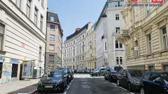 Expose Klassische Altbauwohnung mit 3 Zimmern und ruhiger Terrasse neben Karlsplatz