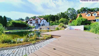 Expose  Erfüllen Sie sich einen Traum mit oder ohne Haus - ☀️Wunderschönes voll aufgeschlossenes Baugrundstück mit Naturteich und Badesteg