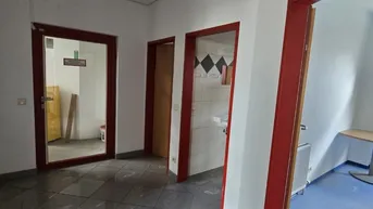 Expose *ALL INCLUSIVE MIETE*Lagerhalle ++ Werkstatt ++Büro++ mit diversen Möglichkeiten! ca. 60m2 + Autoabstellplätze + Mitbenutzung von Gabelstapler &amp; Kran