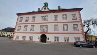 Expose Hohe Wände, hell und gut gelegen- Altbau-Charme am Lande!