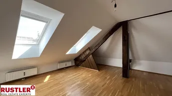 Expose Gut aufgeteilte Dachgeschosswohnung in zentraler Lage