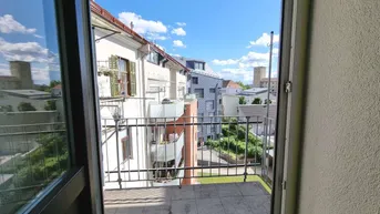 Expose **FRISCH RENOVIERT** - Großzügig angelegte 3-Zimmerwohnung mit Balkon