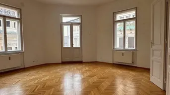 Expose Repräsentative Altbauwohnung im Zentrum mit Balkon
