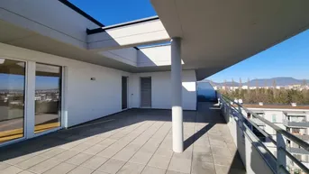 Expose PENTHOUSE-WOHNUNG mit Tiefgaragenparkplatz und traumhafter Terrasse!