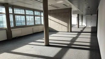 Expose Perfekt angebunden und top aufgeteilt | Bürofläche im T-Center, LANDMARX