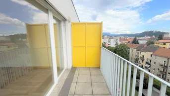 Expose SCHÖN geschnittene 2-Zimmer Wohnung mit BALKON!