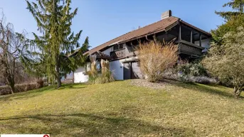 Expose LANDHAUSVILLA AM MONDSEE