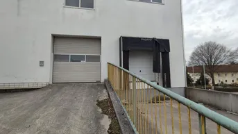 Expose Große Halle in Gunnerbach